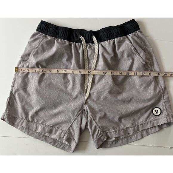 Vuori Kore Shorts Men S Gray Boxers Lined 5” Performance Drawstring Pockets - Picture 3 of 9